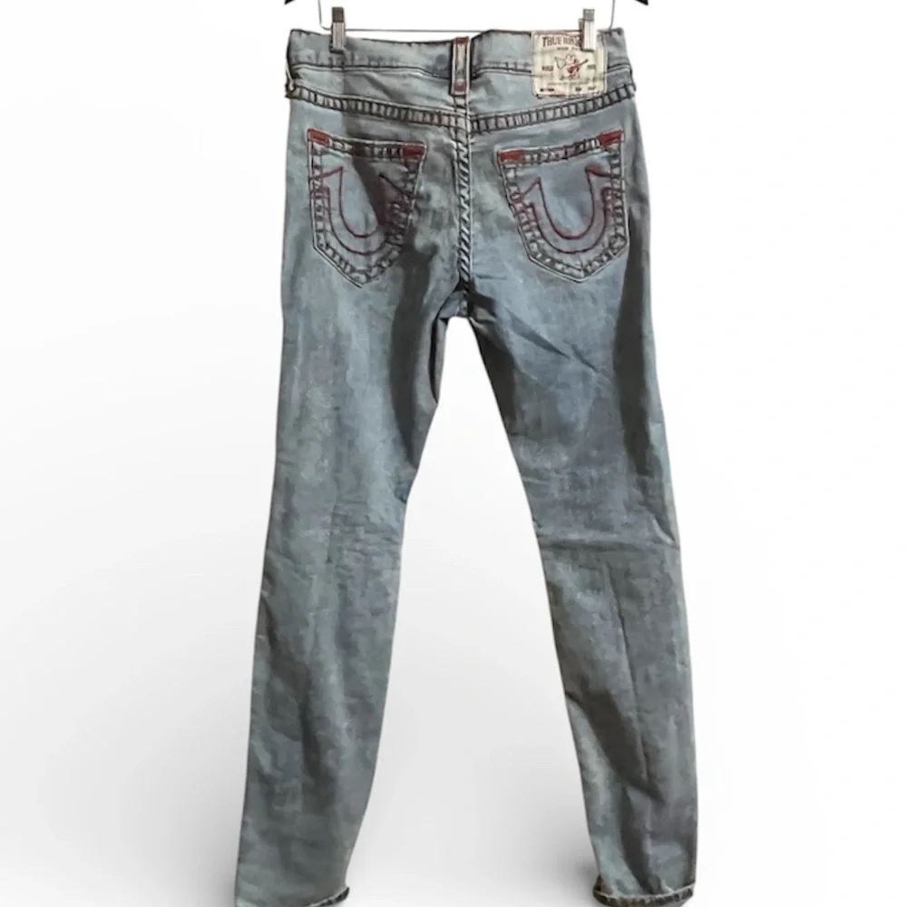 True Religion Light Blue Rocco Relaxed Skinny Jeans with Red Stitching Sz 31 Men